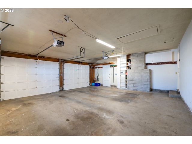 2774 Sarah Ln, Eugene, OR 97408