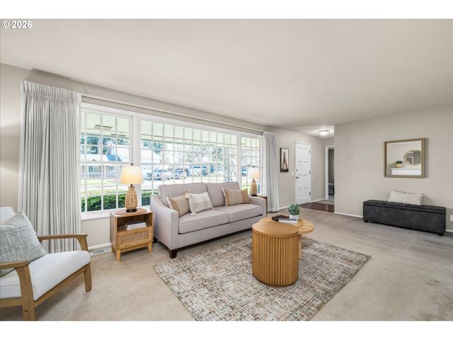 2774 Sarah Ln, Eugene, OR 97408