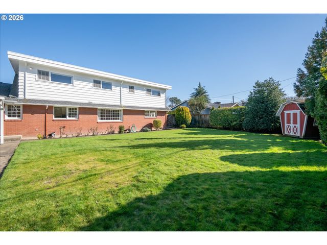 2774 Sarah Ln, Eugene, OR 97408