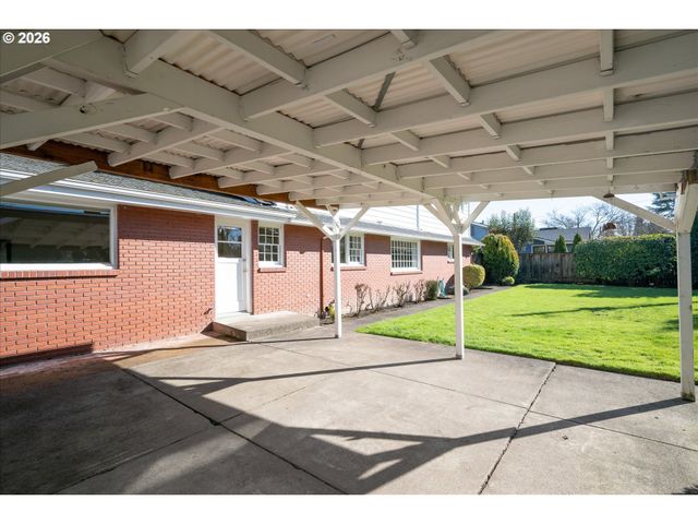 2774 Sarah Ln, Eugene, OR 97408