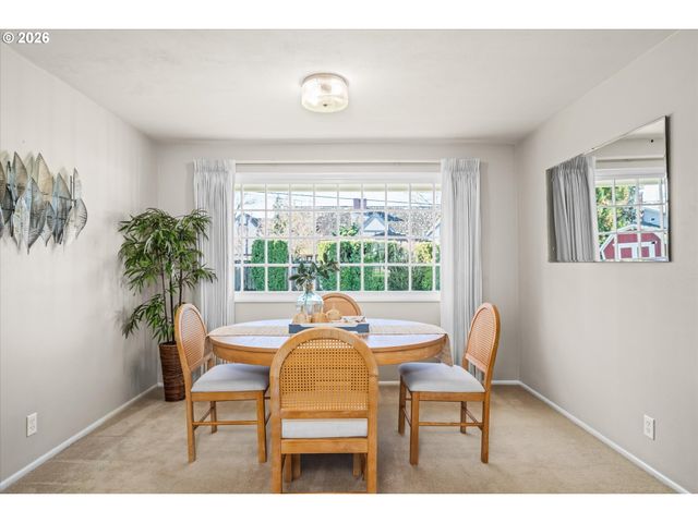 2774 Sarah Ln, Eugene, OR 97408