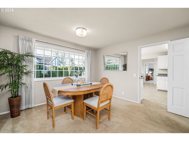 2774 Sarah Ln, Eugene, OR 97408