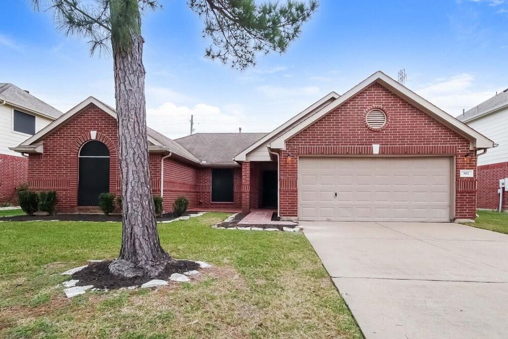302 Cedar Branch Drive C, League City, TX 77573