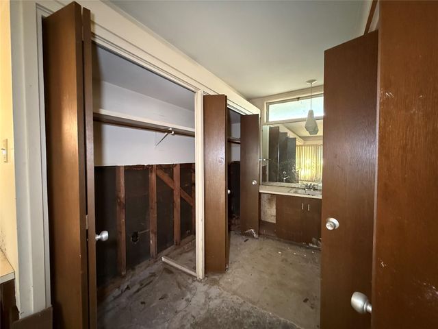 9314 Lugary Drive, Houston, TX 77074