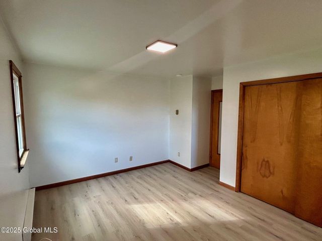 1300 S Schodack Road, Schodack, NY 12033