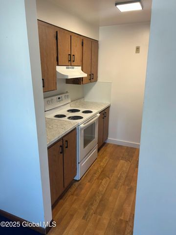 1300 S Schodack Road, Schodack, NY 12033