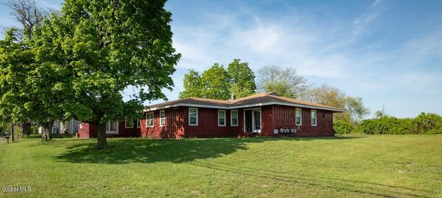 1300 S Schodack Road, Schodack, NY 12033