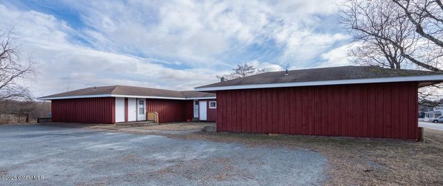 1300 S Schodack Road, Schodack, NY 12033