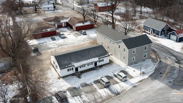 1300 S Schodack Road, Schodack, NY 12033