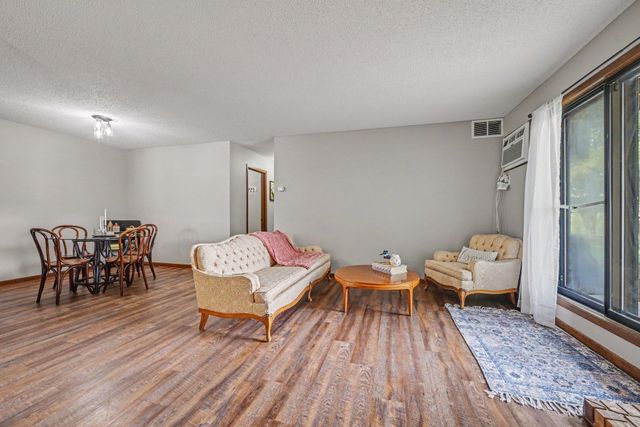 2079 Parkside Drive, Saint Paul, MN 55119
