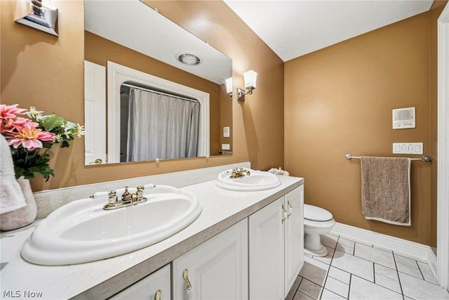 10600 Locust Grove Drive, Chardon, OH 44024