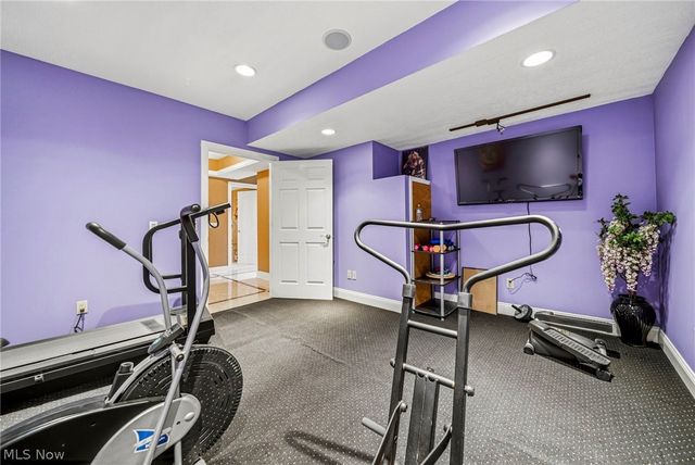 10600 Locust Grove Drive, Chardon, OH 44024