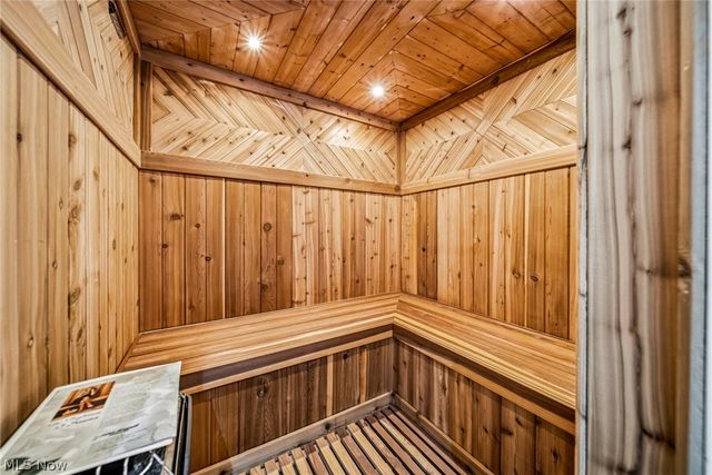 10600 Locust Grove Drive, Chardon, OH 44024