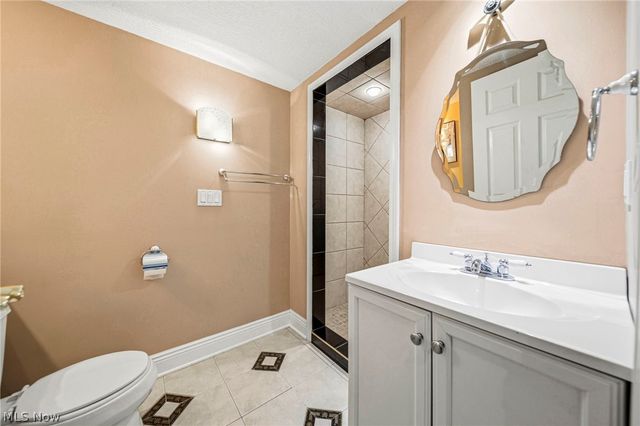 10600 Locust Grove Drive, Chardon, OH 44024