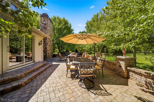 10600 Locust Grove Drive, Chardon, OH 44024