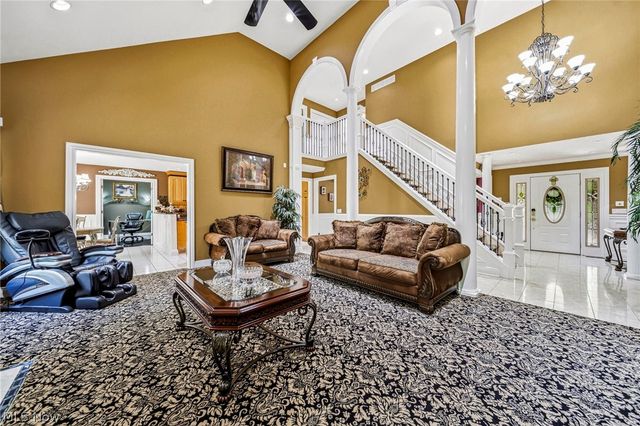 10600 Locust Grove Drive, Chardon, OH 44024