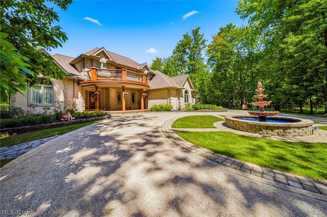 10600 Locust Grove Drive, Chardon, OH 44024