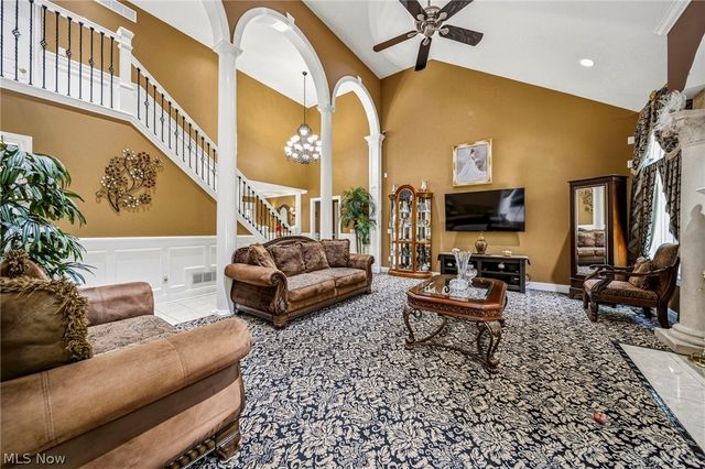 10600 Locust Grove Drive, Chardon, OH 44024