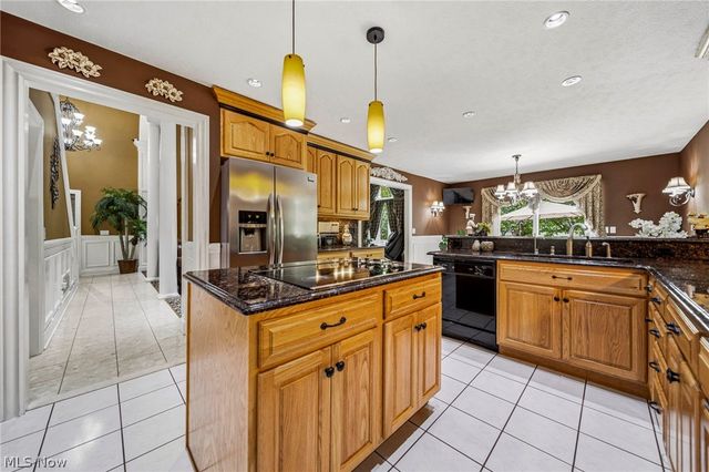 10600 Locust Grove Drive, Chardon, OH 44024