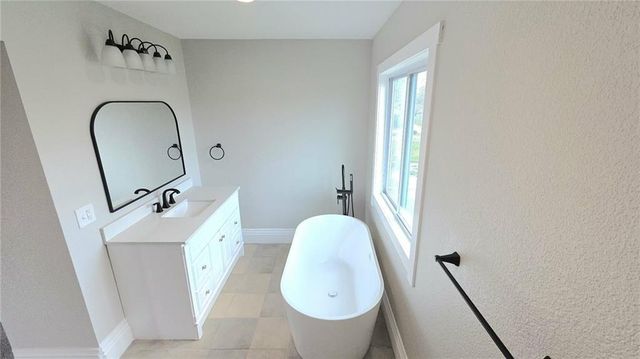 405 W Peoria Street, Paola, KS 66071