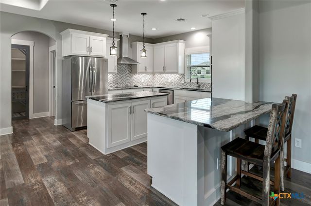 201 Stone Oak Drive, Inez, TX 77968