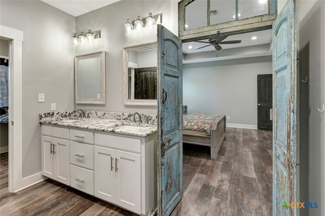 201 Stone Oak Drive, Inez, TX 77968