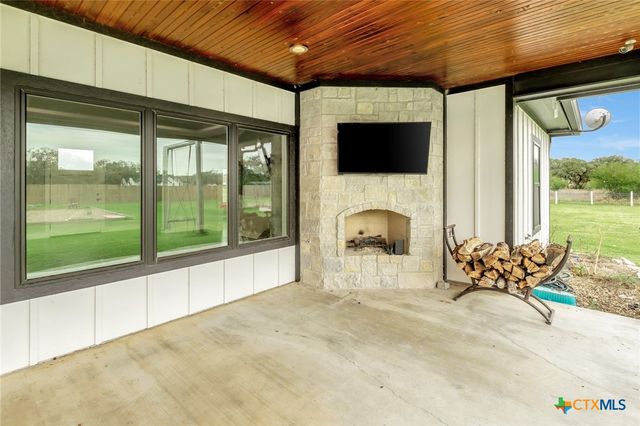 201 Stone Oak Drive, Inez, TX 77968