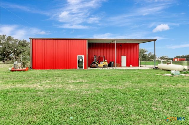 201 Stone Oak Drive, Inez, TX 77968