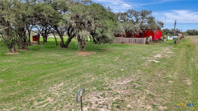 201 Stone Oak Drive, Inez, TX 77968