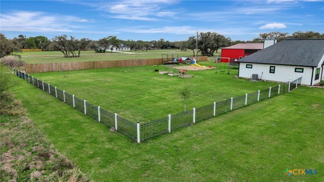 201 Stone Oak Drive, Inez, TX 77968