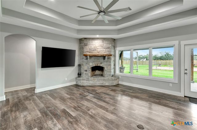 201 Stone Oak Drive, Inez, TX 77968