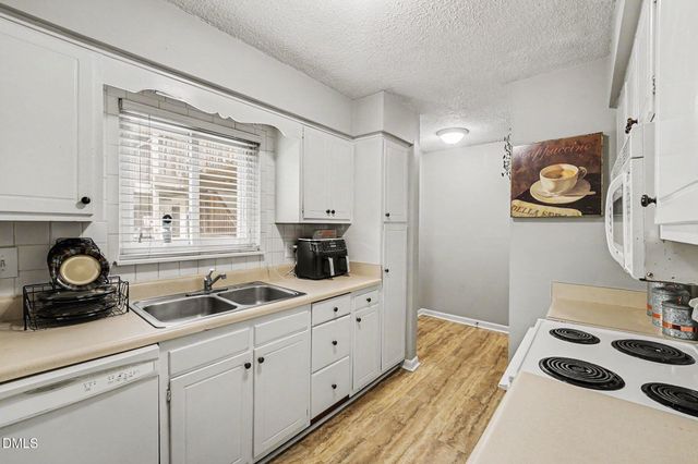 631 Pine Ridge Place, Raleigh, NC 27609