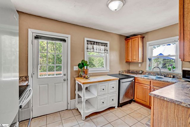 309 Pineview Drive, Pickens, SC 29671