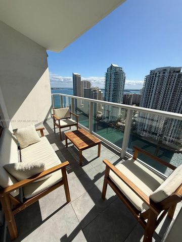 300 S Biscayne Blvd T-2806, Miami, FL 33131