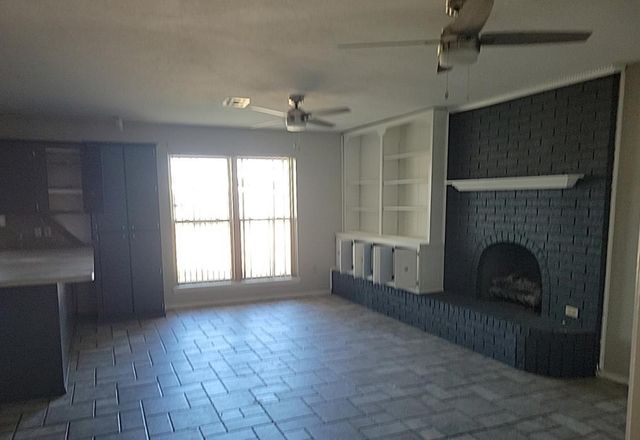 3802 SE Berkshire Ct, Lawton, OK 73501