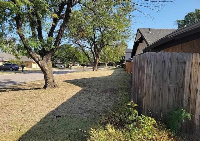 3802 SE Berkshire Ct, Lawton, OK 73501