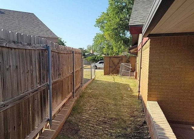 3802 SE Berkshire Ct, Lawton, OK 73501