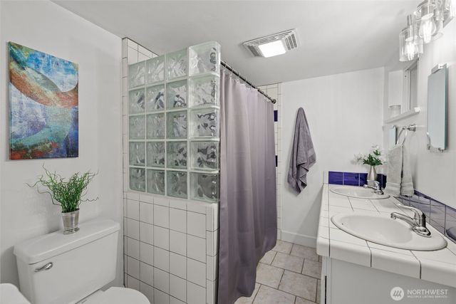 902 22nd Avenue, Seattle, WA 98122