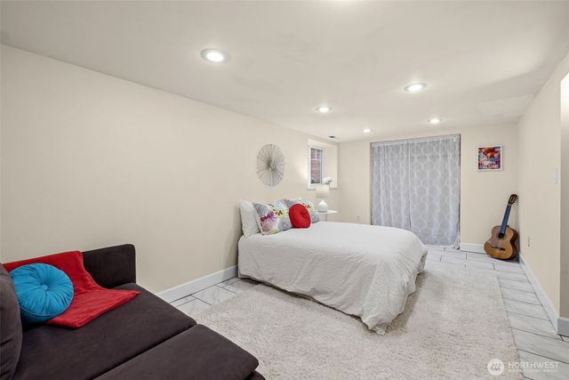 902 22nd Avenue, Seattle, WA 98122