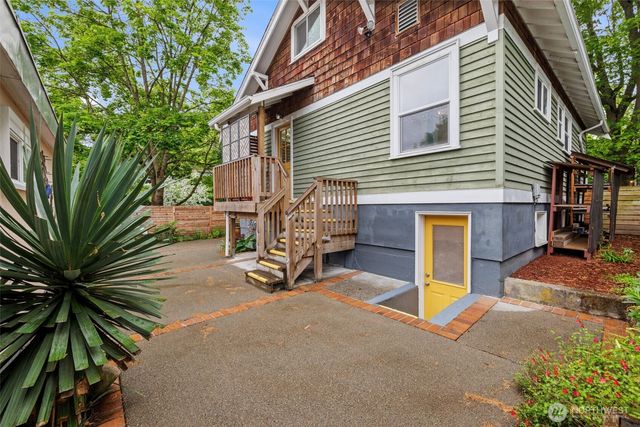 902 22nd Avenue, Seattle, WA 98122