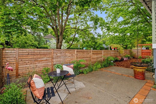 902 22nd Avenue, Seattle, WA 98122