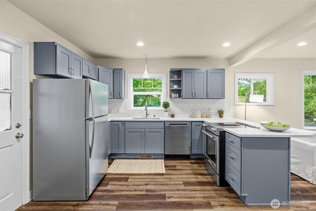 902 22nd Avenue, Seattle, WA 98122