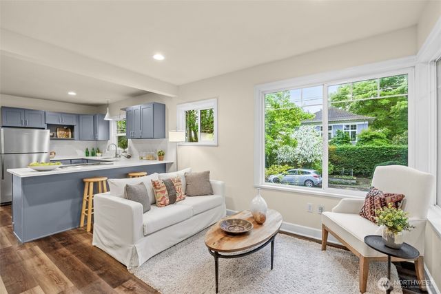 902 22nd Avenue, Seattle, WA 98122