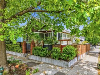 902 22nd Avenue, Seattle, WA 98122