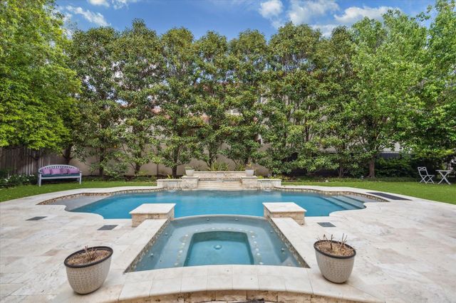 1110 Longmont Place Court, Houston, TX 77056