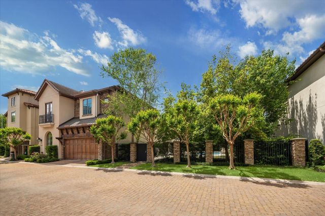 1110 Longmont Place Court, Houston, TX 77056