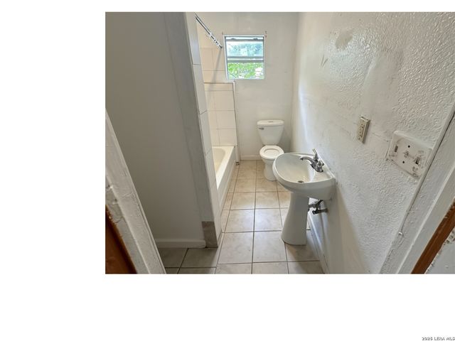 550 Gulf, San Antonio, TX 78202