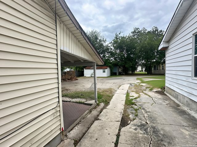 550 Gulf, San Antonio, TX 78202