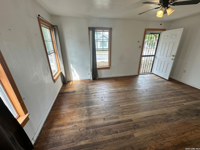 550 Gulf, San Antonio, TX 78202