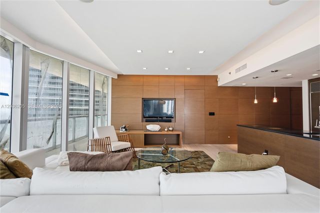 465 Brickell Ave 2101, Miami, FL 33131